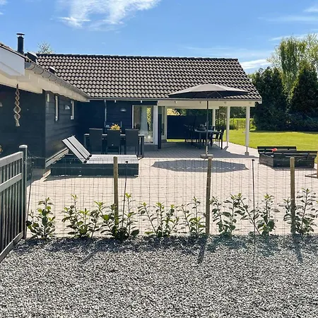 Dom wakacyjny Cozy In Idestrup With Sauna *