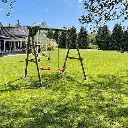 Dom wakacyjny Cozy In Idestrup With Sauna